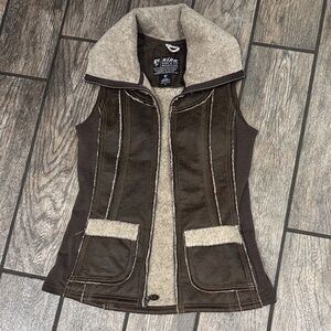 Kuhl Women's Two-Tone Vest in Brown and Cream size small